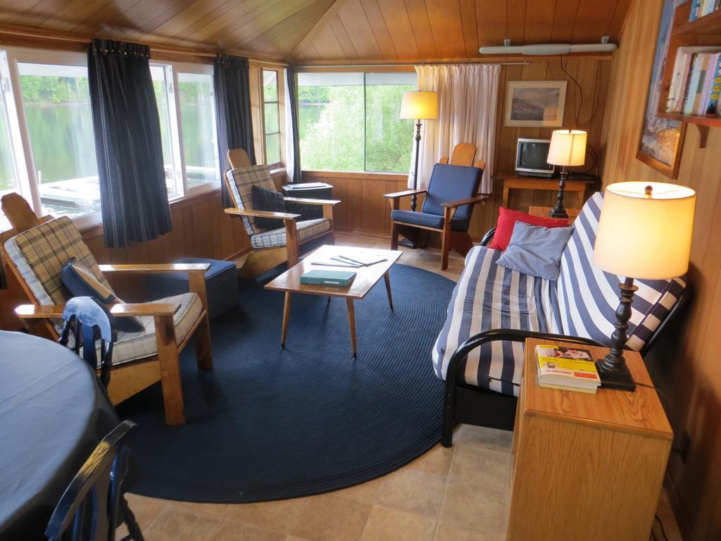 Bondi Village Cottage Resort Lake of Bays Exterior photo